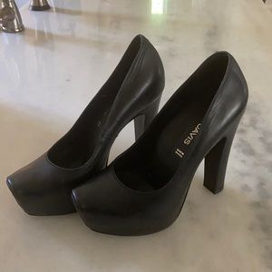 Dana Davis black platform heels, size 5